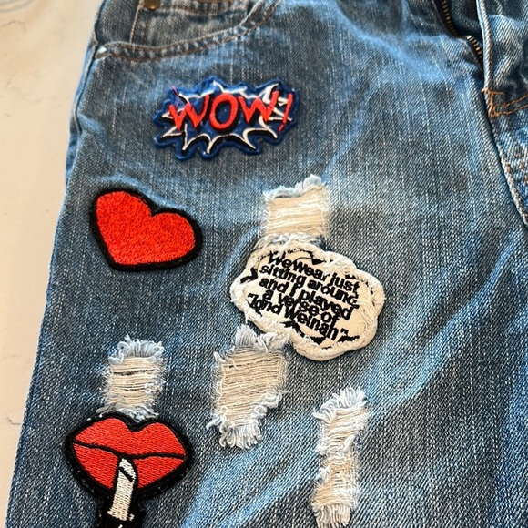 Trendy Distressed Blue Jeans with Embroidery - Picture 6 of 9